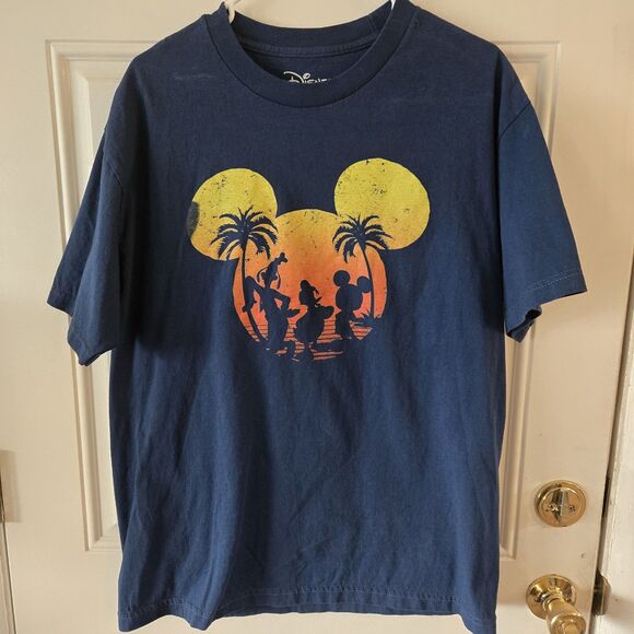 Disney Shirt Men's Size Large Mickey Mouse Donald Duck Goofy Tropical Sunset Tee - Picture 1 of 5
